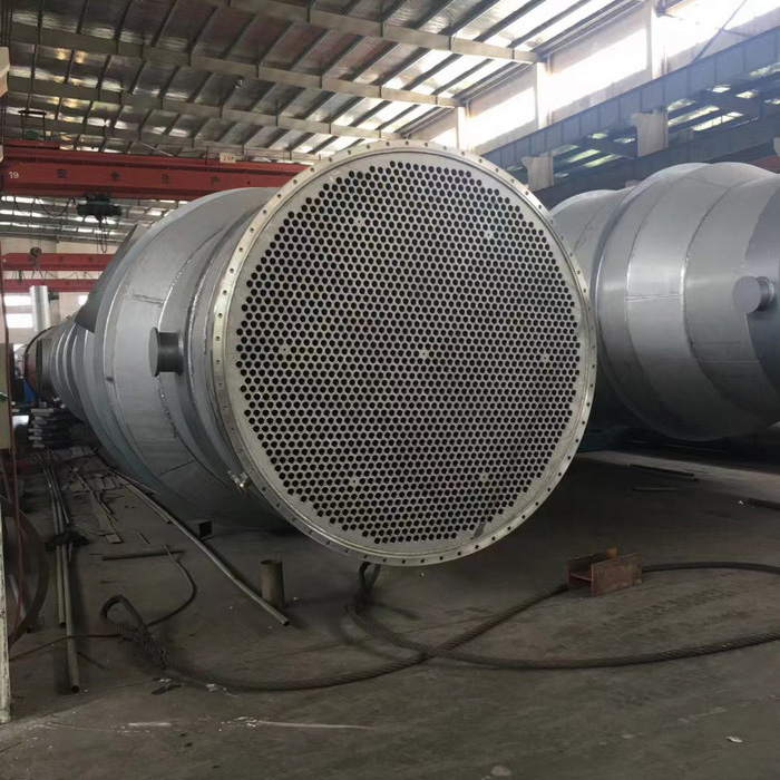 Titanium tubular heat exchanger