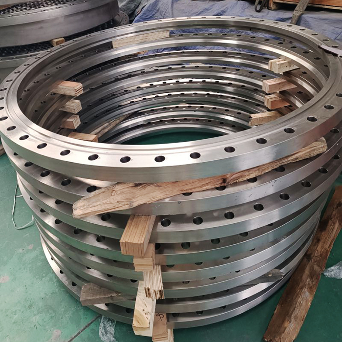 Large diameter flat welding titanium flange
